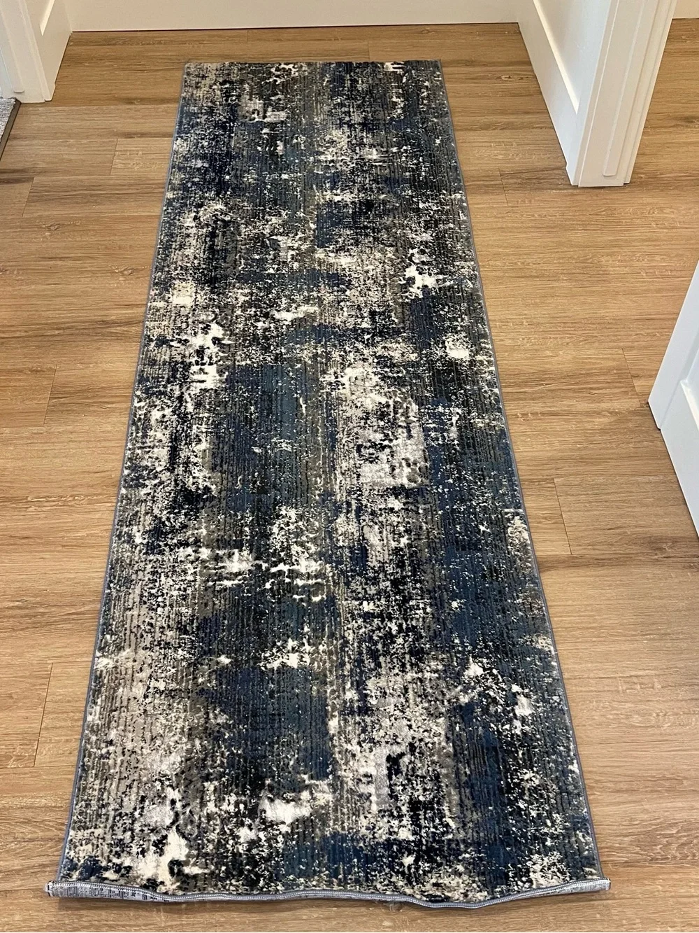 NEW Gertmenian Regio Runner Rug 2’7”x8’